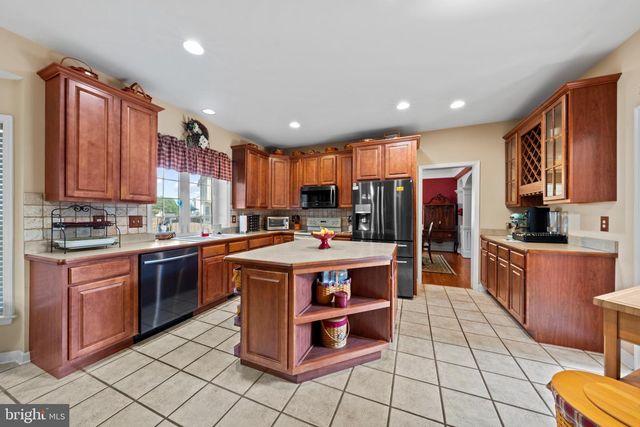 5601 HERITAGE HILLS CIR, Fredericksburg, VA 22407