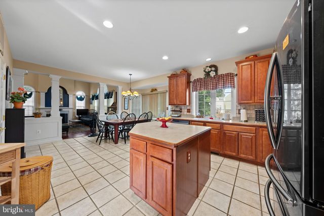 5601 HERITAGE HILLS CIR, Fredericksburg, VA 22407