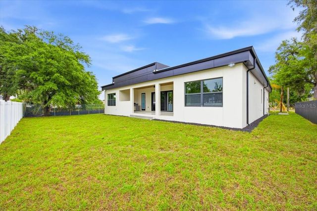 104 S MAKI ROAD, Plant City, FL 33563