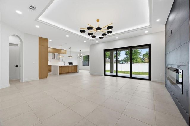 104 S MAKI ROAD, Plant City, FL 33563