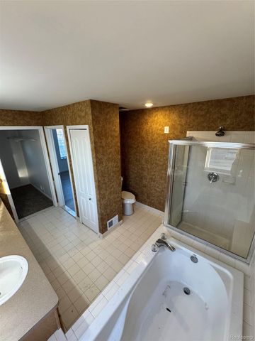 1822 Golfview Lane, Westland, MI 48186