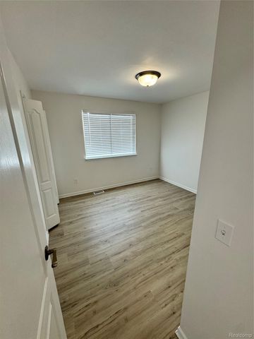 1822 Golfview Lane, Westland, MI 48186