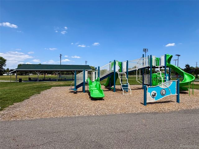 1822 Golfview Lane, Westland, MI 48186