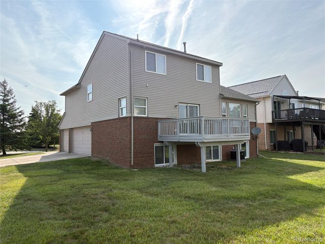 1822 Golfview Lane, Westland, MI 48186