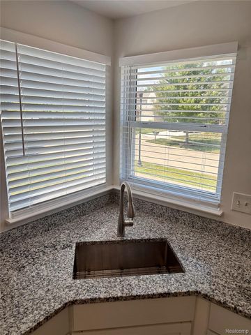 1822 Golfview Lane, Westland, MI 48186