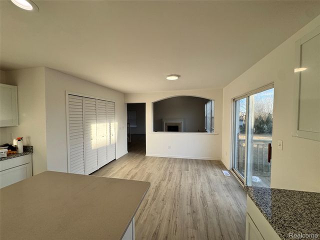 1822 Golfview Lane, Westland, MI 48186