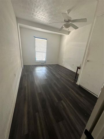 8214 Barkley Street, Houston, TX 77017