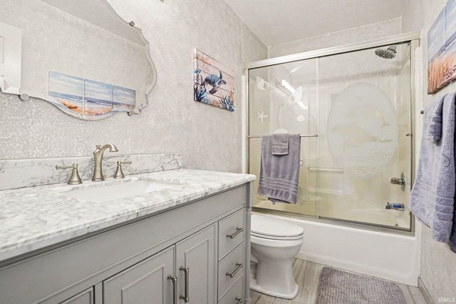 4317 Laurel Creek Drive, South Bend, IN 46628