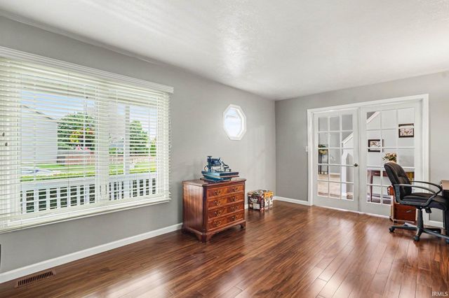 4317 Laurel Creek Drive, South Bend, IN 46628