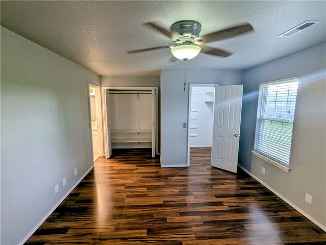 2871 Colton Cove, Fayetteville, AR 72701