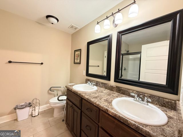 2402 Quail Ridge Lane, Perry, GA 31069