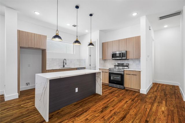 3405 Baer Street, Houston, TX 77020