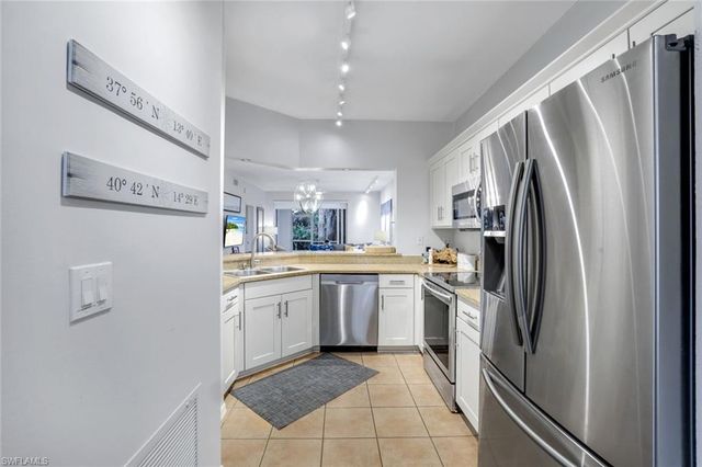859 Tanbark DR 101, Naples, FL 34108