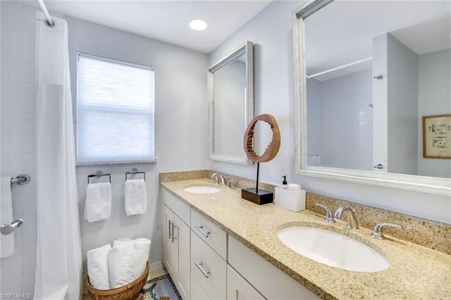 859 Tanbark DR 101, Naples, FL 34108