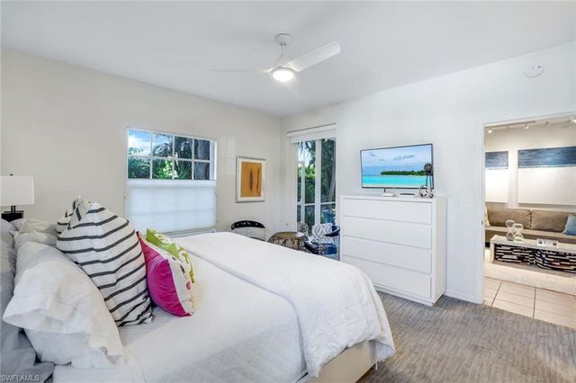 859 Tanbark DR 101, Naples, FL 34108