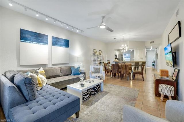 859 Tanbark DR 101, Naples, FL 34108