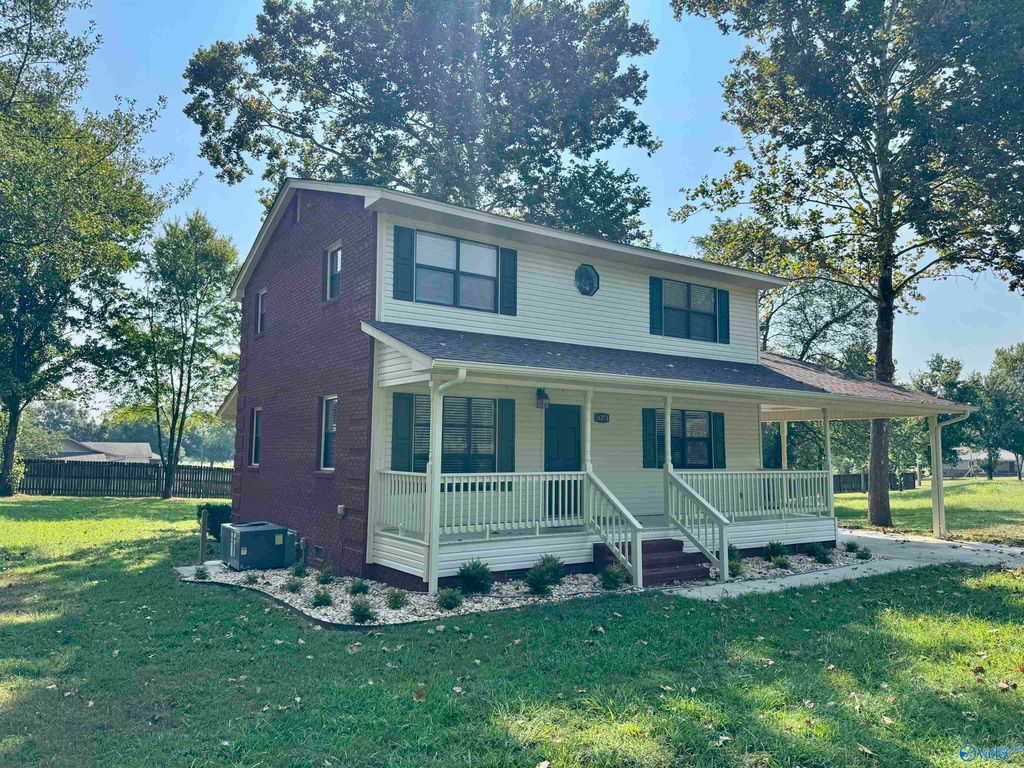 16374 Oakdale Road, Athens, AL 35613