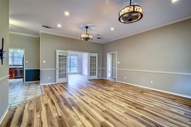 900 River Oaks Drive, Greenville, TX 75402