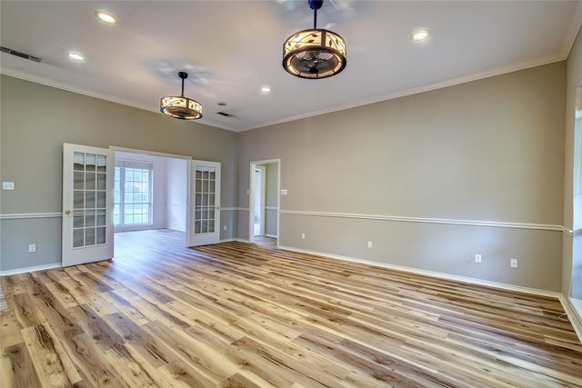 900 River Oaks Drive, Greenville, TX 75402