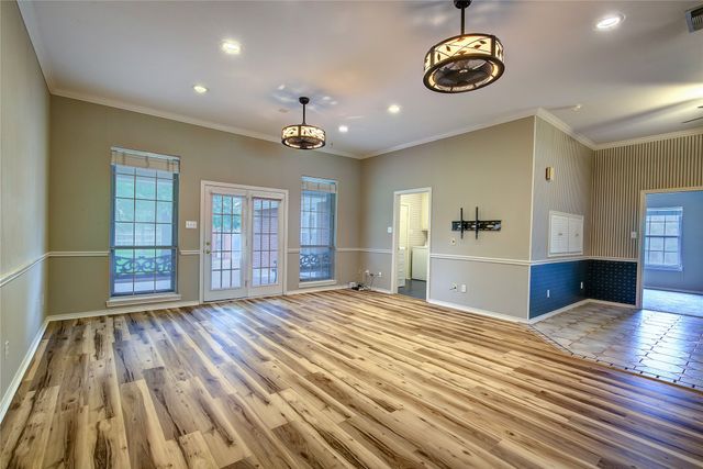 900 River Oaks Drive, Greenville, TX 75402