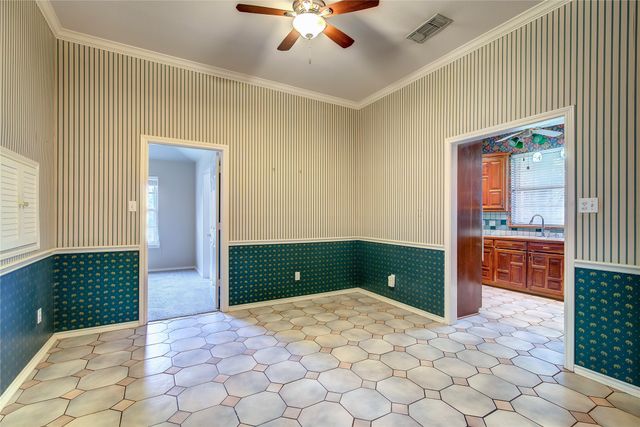 900 River Oaks Drive, Greenville, TX 75402