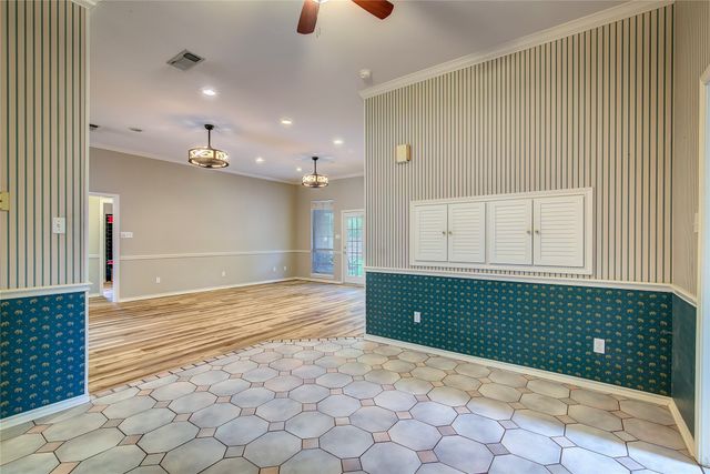 900 River Oaks Drive, Greenville, TX 75402