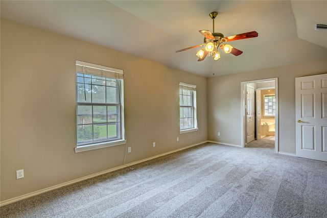 900 River Oaks Drive, Greenville, TX 75402