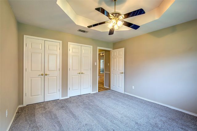 900 River Oaks Drive, Greenville, TX 75402