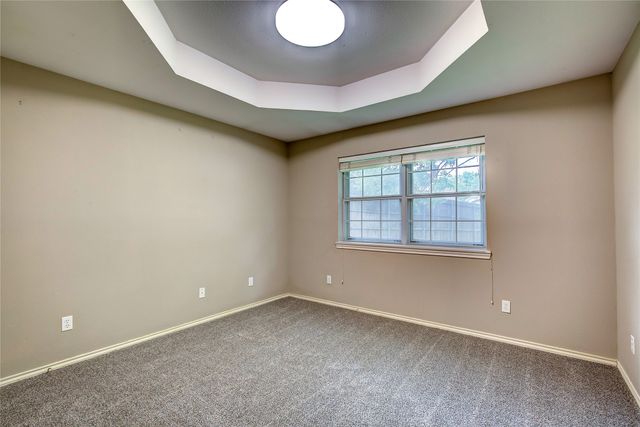 900 River Oaks Drive, Greenville, TX 75402