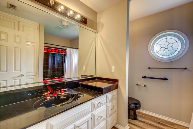 900 River Oaks Drive, Greenville, TX 75402