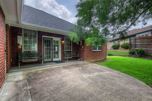 900 River Oaks Drive, Greenville, TX 75402