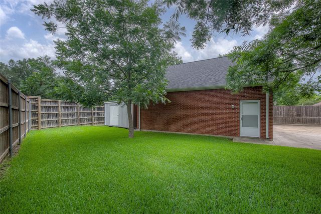 900 River Oaks Drive, Greenville, TX 75402