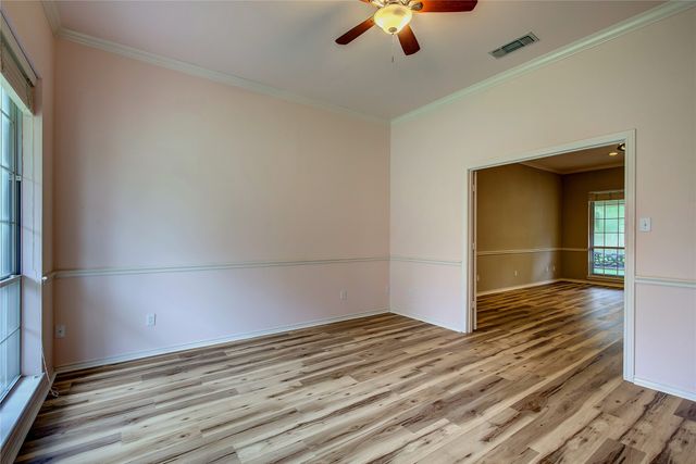 900 River Oaks Drive, Greenville, TX 75402