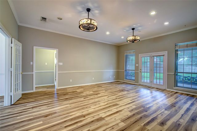900 River Oaks Drive, Greenville, TX 75402