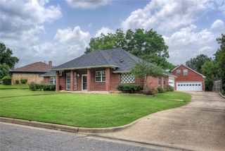 900 River Oaks Drive, Greenville, TX 75402