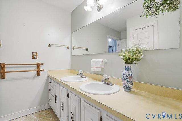 4101 New Kent Hwy, Quinton, VA 23141