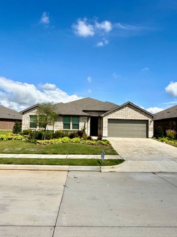 401 Alice Harney Road, Burleson, TX 76028