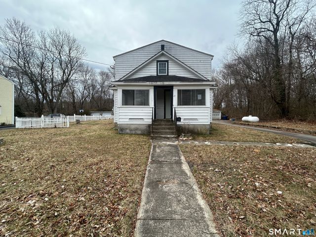 17 Comstock Avenue, Waterford, CT 06382