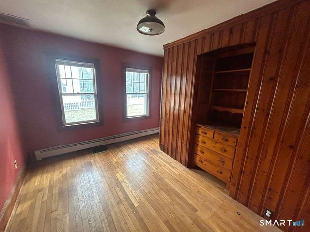 17 Comstock Avenue, Waterford, CT 06382