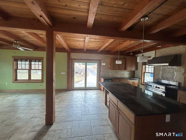 17 Comstock Avenue, Waterford, CT 06382