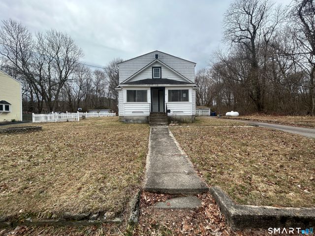 17 Comstock Avenue, Waterford, CT 06382