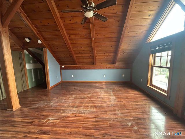 17 Comstock Avenue, Waterford, CT 06382