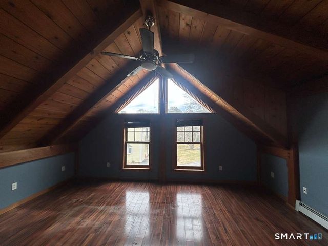 17 Comstock Avenue, Waterford, CT 06382