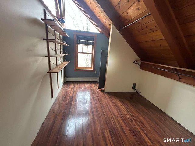 17 Comstock Avenue, Waterford, CT 06382