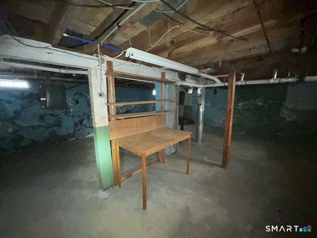 17 Comstock Avenue, Waterford, CT 06382