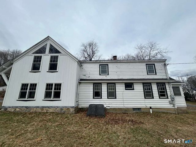 17 Comstock Avenue, Waterford, CT 06382