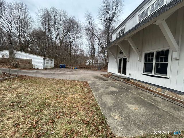 17 Comstock Avenue, Waterford, CT 06382