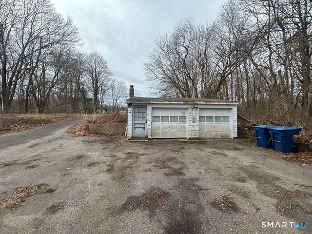 17 Comstock Avenue, Waterford, CT 06382