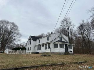 17 Comstock Avenue, Waterford, CT 06382