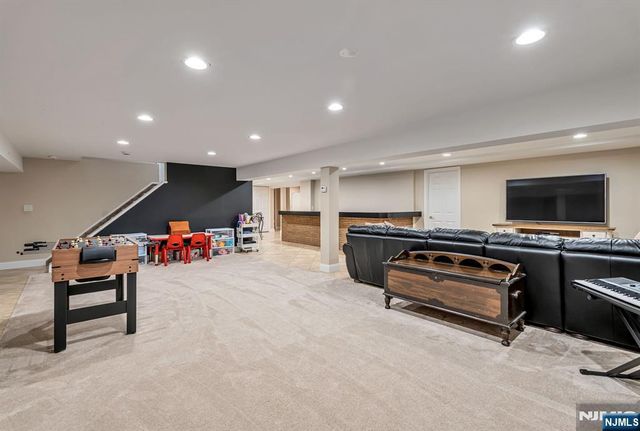 26 Rabkin Drive, Clifton, NJ 07013